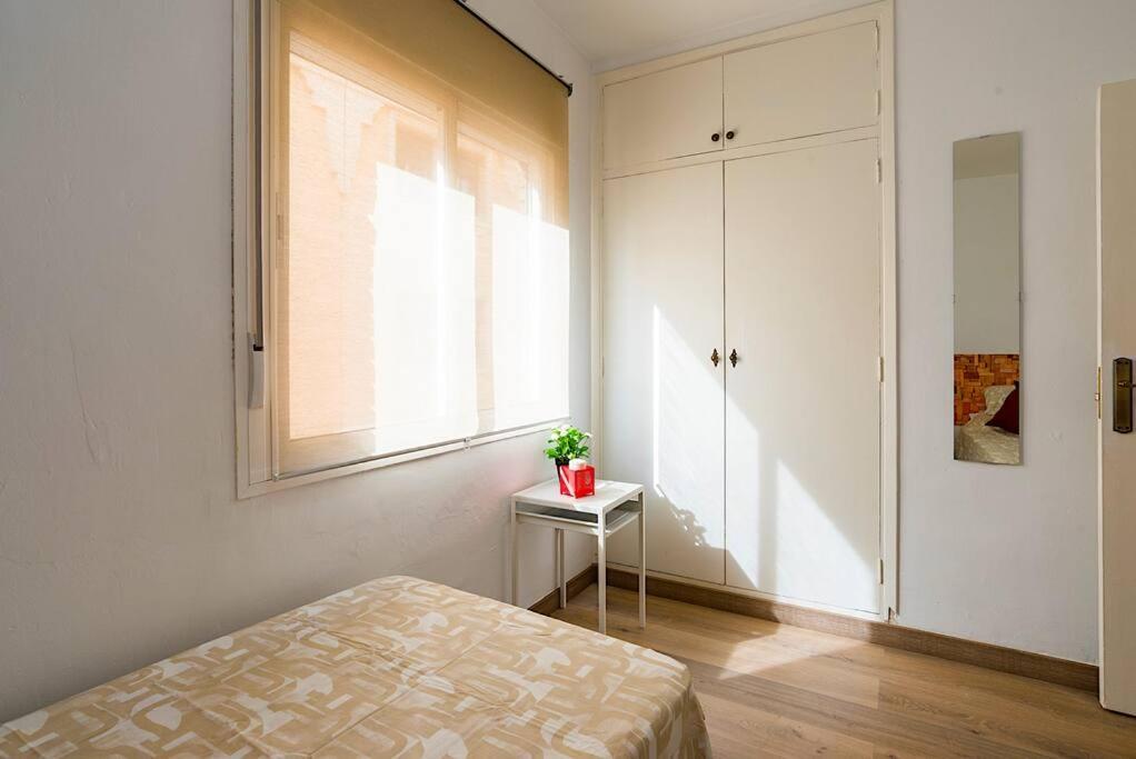 Sohocenter Apartment 2 Rooms Young People Only Малага Экстерьер фото